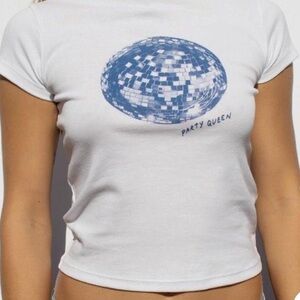 Subdued White Short Sleeves Top Blue Dancing Queen Graphic Tee Crop Tank Top M